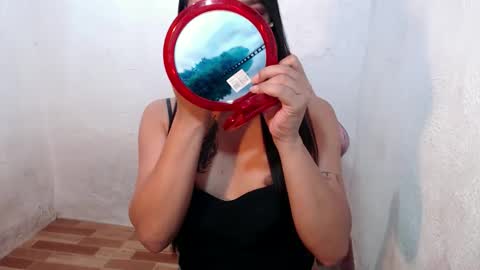 Snapshot of slutty_classyxx chatting on February 25, 2:43 am Lovie online show from February 25, 2:43 am