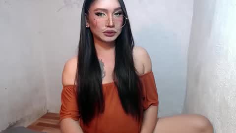 Snapshot of slutty_classyxx chatting on March 19, 2:54 pm Lovie online show from March 19, 2:54 pm