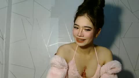 Snapshot of slutty_dayleenxx chatting on March 24, 1:27 pm dayleen online show from March 24, 1:27 pm