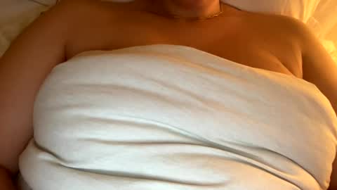 Snapshot of sluttybrunettexo21 chatting on January 30, 2:15 pm Slutty Brunette online show from January 30, 2:15 pm