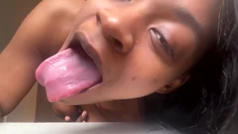 Snapshot of sluttyduchess1 chatting on March 15, 5:41 pm sluttyduchess1 online show from March 15, 5:41 pm