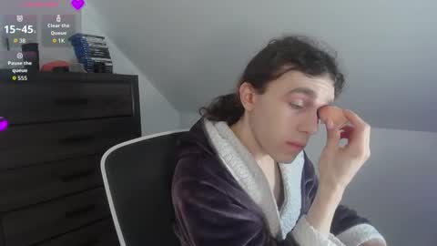 Natsu online show from March 18, 4:10 pm