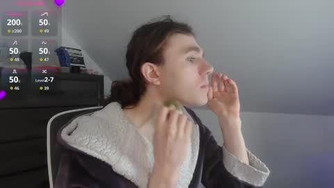 Natsu online show from March 23, 4:44 pm