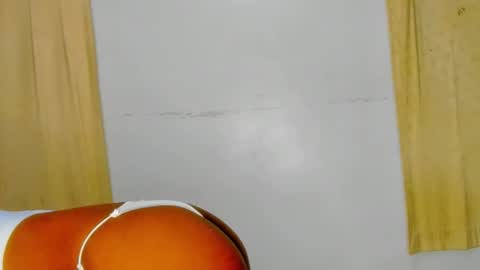 Sexyslutt online show from October 15, 9:15 pm