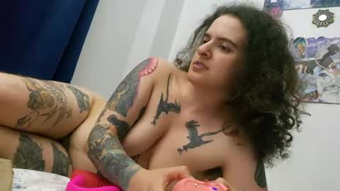 SluttySuzie17 online show from July 21, 3:42 am