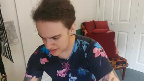 SluttySuzie17 online show from July 30, 4:17 pm