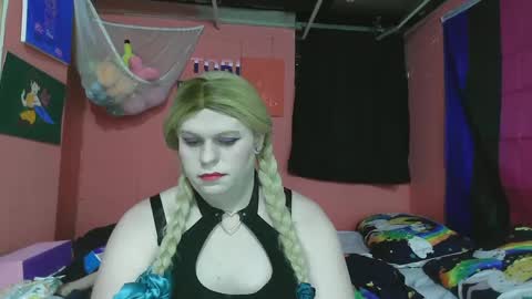 Tori Smith online show from February 9, 6:01 am