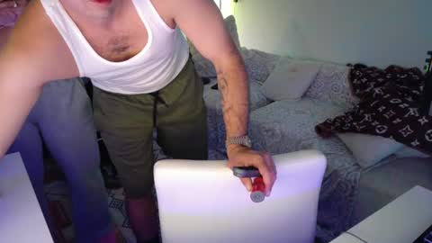HOT WIFE COUPLE online show from September 26, 8:51 am