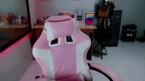 Snapshot of slutxcums_farrah69 chatting on July 17, 6:42 am Dont forget to follow me give me thumbs upIm a New kataluna online show from July 17, 6:42 am