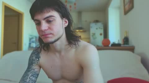 Snapshot of sly_gus chatting on March 10, 5:34 am Gus online show from March 10, 5:34 am