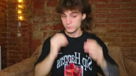 Gus online show from August 1, 7:02 pm