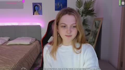 Emily online show from December 2, 9:06 pm