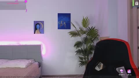 Emily online show from December 6, 9:02 pm