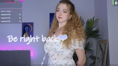 Emily online show from December 9, 1:18 am