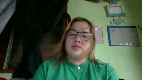 Snapshot of small_boobs59 chatting on March 14, 7:03 am Lovewella online show from March 14, 7:03 am