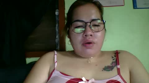 Snapshot of small_boobs59 chatting on March 26, 4:51 am Lovewella online show from March 26, 4:51 am