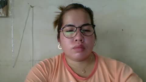 Snapshot of small_boobs59 chatting on April 2, 3:15 am Lovewella online show from April 2, 3:15 am
