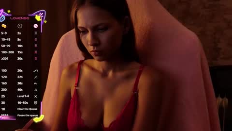 Emma online show from October 8, 7:33 pm