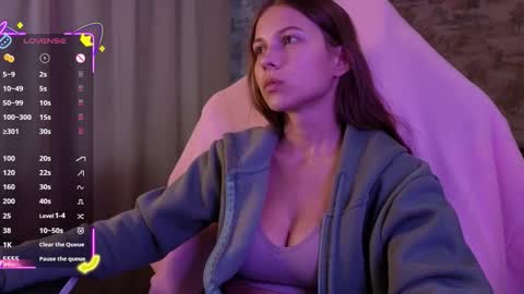 Emma online show from December 14, 11:48 am