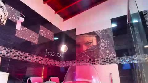 Snapshot of small_hot19 chatting on October 24, 9:38 am Small Hot19 online show from October 24, 9:38 am