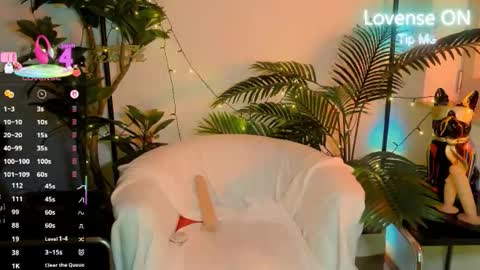 smallestgirlinchat online show from October 24, 6:04 pm