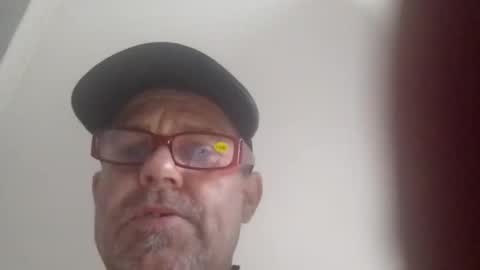 smalleyick69a online show from December 14, 1:06 am