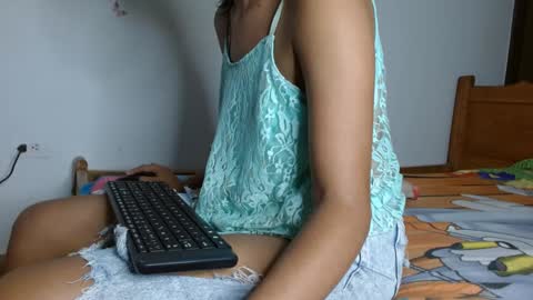 smallflorecita online show from January 4, 9:00 am