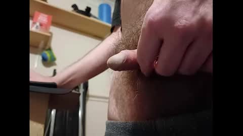 Snapshot of smallhairyuncut chatting on December 2, 9:17 pm Small Hairy Uncut online show from December 2, 9:17 pm