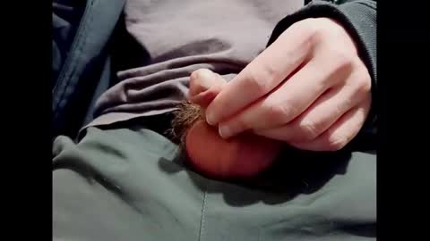 Snapshot of smallhairyuncut chatting on December 5, 11:51 pm Small Hairy Uncut online show from December 5, 11:51 pm