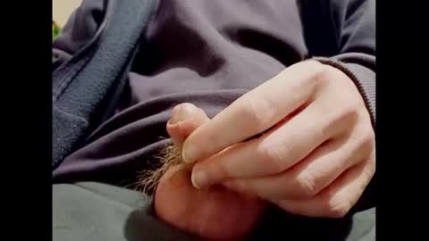 Snapshot of smallhairyuncut chatting on December 30, 2:19 pm Small Hairy Uncut online show from December 30, 2:19 pm