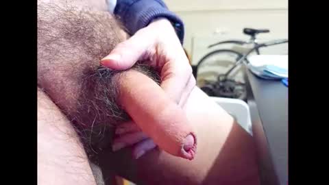 Snapshot of smallhairyuncut chatting on April 14, 2:23 pm Small Hairy Uncut online show from April 14, 2:23 pm