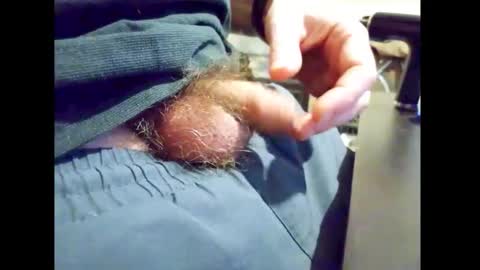 Snapshot of smallhairyuncut chatting on May 8, 10:59 pm Small Hairy Uncut online show from May 8, 10:59 pm