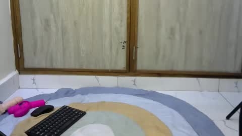 spicey online show from October 7, 11:51 am