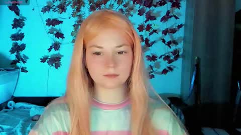 smallimpmeili online show from October 22, 9:03 pm