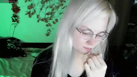 smallimpmeili online show from November 7, 7:36 pm