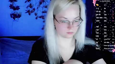 smallimpmeili online show from November 9, 8:07 pm