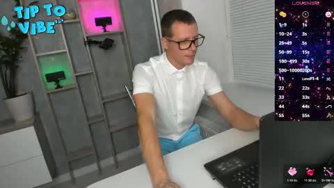 Alex online show from December 4, 6:16 pm