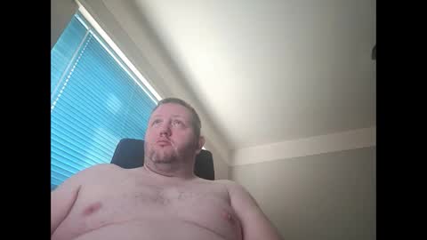 smallone19832 online show from January 9, 10:31 am