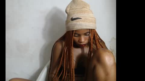 Snapshot of smallsluty chatting on June 6, 9:30 pm smallsluty online show from June 6, 9:30 pm
