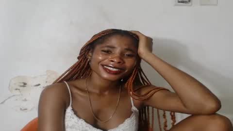 Snapshot of smallsluty chatting on June 7, 7:39 pm smallsluty online show from June 7, 7:39 pm