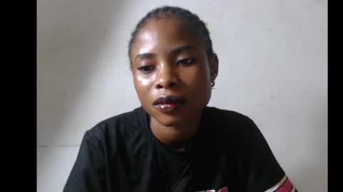 Snapshot of smallsluty chatting on June 22, 5:48 am smallsluty online show from June 22, 5:48 am