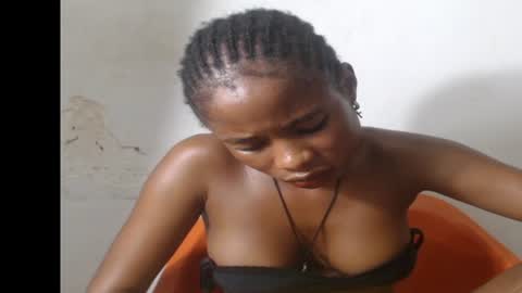 Snapshot of smallsluty chatting on June 24, 9:25 pm smallsluty online show from June 24, 9:25 pm