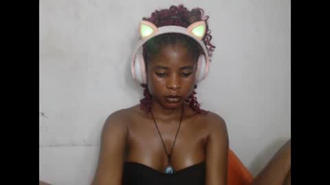 Snapshot of smallsluty chatting on July 10, 10:01 pm smallsluty online show from July 10, 10:01 pm