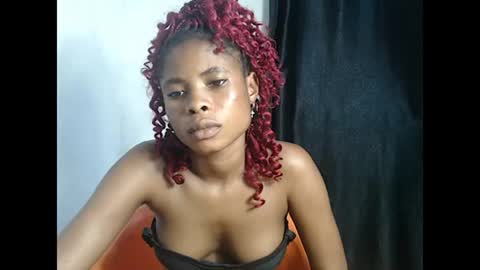 Snapshot of smallsluty chatting on July 23, 1:58 am smallsluty online show from July 23, 1:58 am