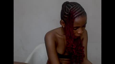 Snapshot of smallsluty chatting on July 28, 12:23 pm smallsluty online show from July 28, 12:23 pm