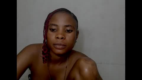 Snapshot of smallsluty chatting on July 29, 12:47 pm smallsluty online show from July 29, 12:47 pm