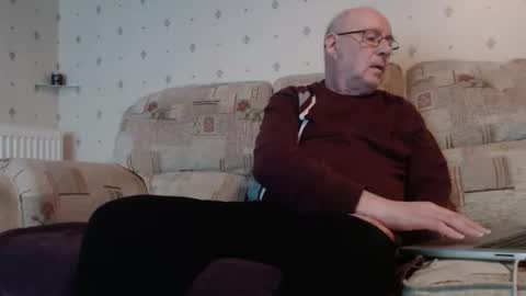 Snapshot of smallsteve562 chatting on March 1, 8:00 pm Steve online show from March 1, 8:00 pm