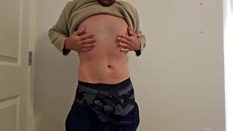 Snapshot of smallthrob chatting on February 15, 6:59 pm smallthrob online show from February 15, 6:59 pm