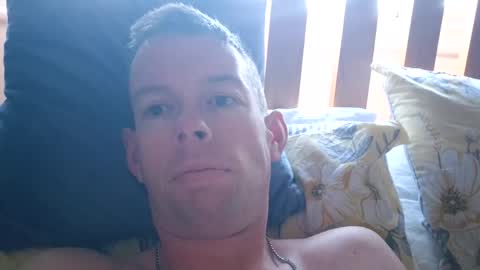 Snapshot of smallville456 chatting on February 14, 8:22 am smallville456 online show from February 14, 8:22 am