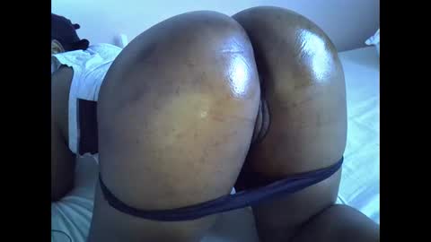 Snapshot of smart_lilly chatting on November 29, 4:59 am smart_lilly online show from November 29, 4:59 am